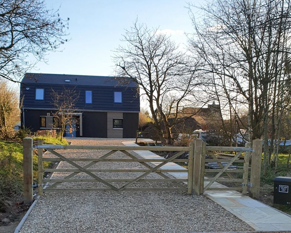 Cambridgeshire Landscapes & Design | Patios | Driveways | Fencing | Decking | Garden Rooms | Garden Design & Build | Security Fencing | Automated Gates | Resin Driveways