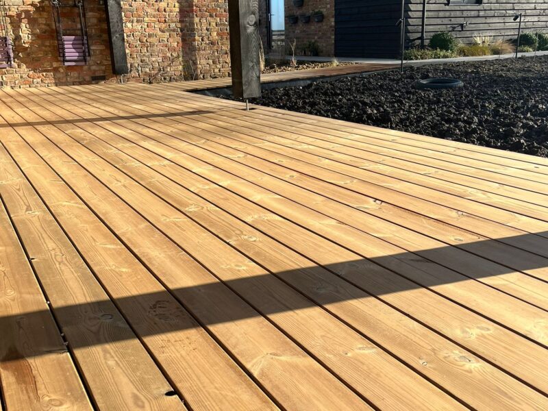 Cambridgeshire Landscapes & Design | Patios | Driveways | Fencing | Decking | Garden Rooms | Garden Design & Build | Security Fencing | Automated Gates | Resin Driveways