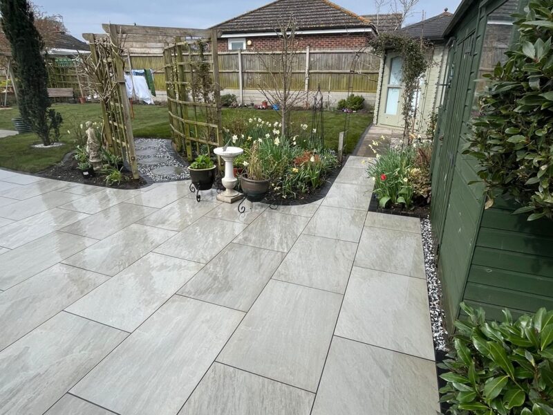 Cambridgeshire Landscapes & Design | Patios | Driveways | Fencing | Decking | Garden Rooms | Garden Design & Build | Security Fencing | Automated Gates | Resin Driveways