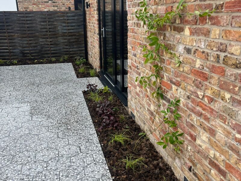 Cambridgeshire Landscapes & Design | Patios | Driveways | Fencing | Decking | Garden Rooms | Garden Design & Build | Security Fencing | Automated Gates | Resin Driveways