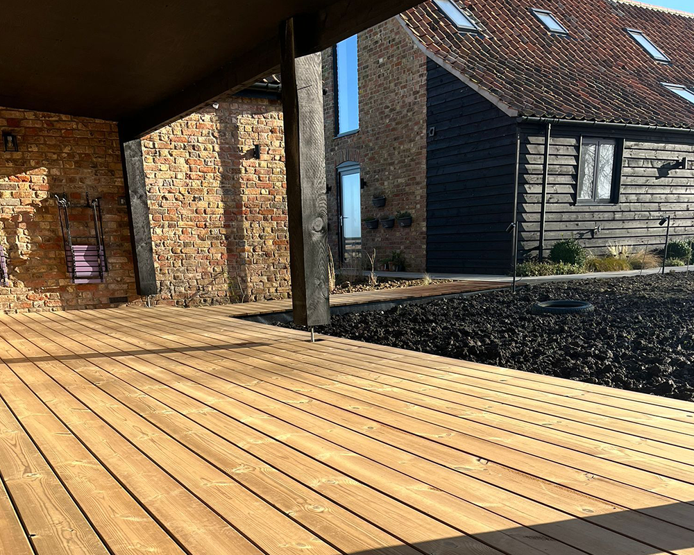 Cambridgeshire Landscapes & Design | Patios | Driveways | Fencing | Decking | Garden Rooms | Garden Design & Build | Security Fencing | Automated Gates | Resin Driveways