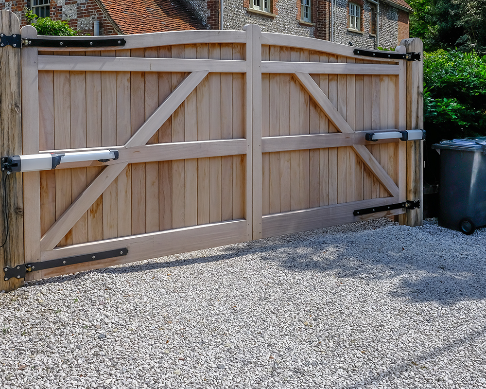 Cambridgeshire Landscapes & Design | Patios | Driveways | Fencing | Decking | Garden Rooms | Garden Design & Build | Security Fencing | Automated Gates | Resin Driveways